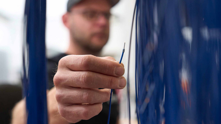 There is enormous potential for increasing efficiency in the wiring of control cabinets in particular – workers at Zahnen are already over 50 per cent faster, and speeds are rising.
